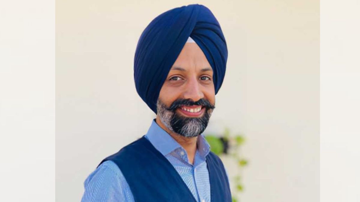 jasdeep-singh-gill-rssb-radha-soami-satsang-beas-head-biography-education-iit-delhi-phd-cambridge-cipla-family-wife-dera-beas-mukhi-net-worth